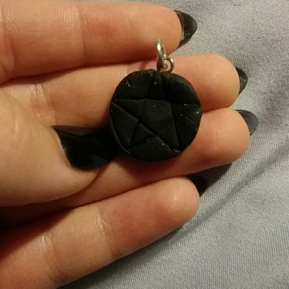 Pentagram charm - Picture 2 of 2